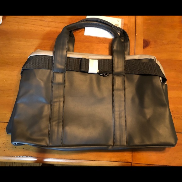 Calvin Klein duffle bag (NWT) - Picture 3 of 3